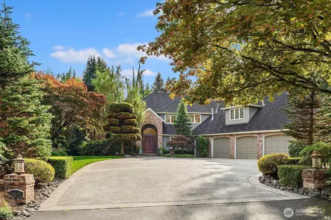 13205 NE 61st St, Kirkland, WA 98033