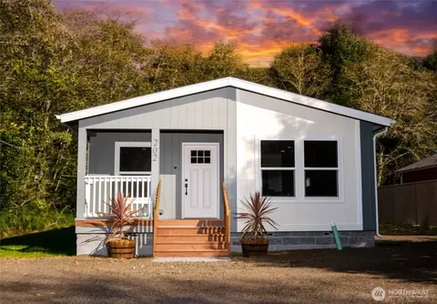 202 E Rain St, Ocean Shores, WA 98569