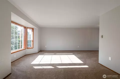 Living - 817 89th St SE, Everett, WA 98208 photo 7 of 7