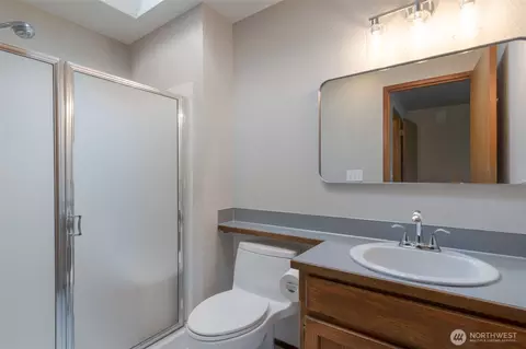 Bath - 817 89th St SE, Everett, WA 98208 photo 1 of 3