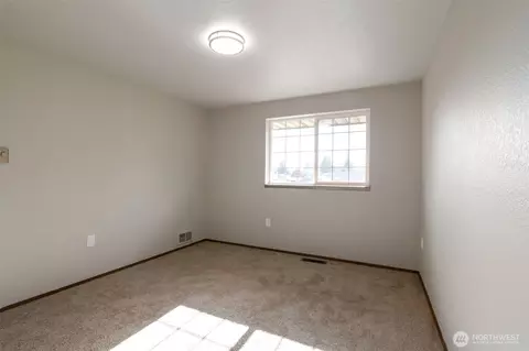 Bedroom - 817 89th St SE, Everett, WA 98208 photo 6 of 7