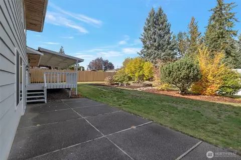 Exterior - 817 89th St SE, Everett, WA 98208 photo 4 of 11