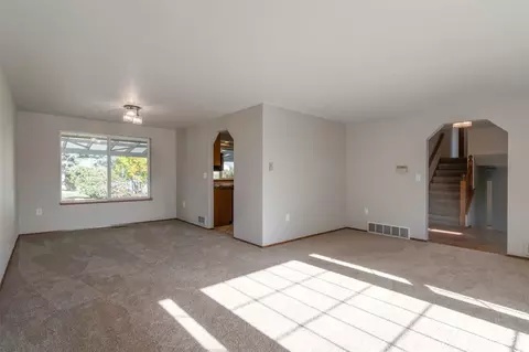 Living - 817 89th St SE, Everett, WA 98208 photo 6 of 7