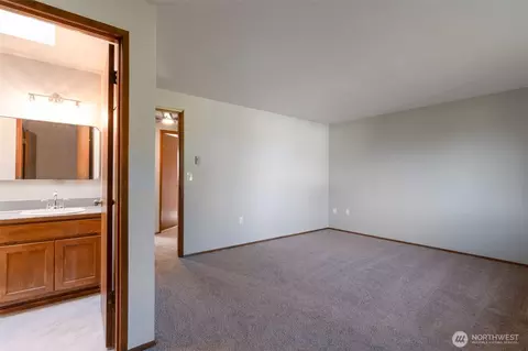 Bedroom - 817 89th St SE, Everett, WA 98208 photo 3 of 7
