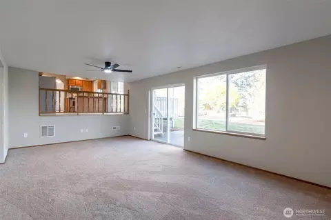 Living - 817 89th St SE, Everett, WA 98208 photo 1 of 7