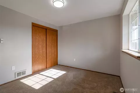 Bedroom - 817 89th St SE, Everett, WA 98208 photo 7 of 7
