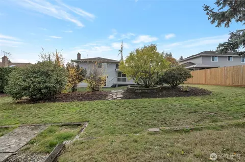 Exterior - 817 89th St SE, Everett, WA 98208 photo 7 of 11