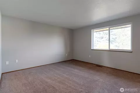 Bedroom - 817 89th St SE, Everett, WA 98208 photo 2 of 7
