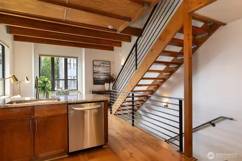 1521 N 80th St, Seattle, WA 98103
