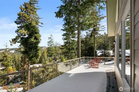 6760 Forest Ridge Dr, Wenatchee, WA 98801