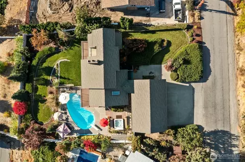 606 Ski View Dr, East Wenatchee, WA 98802