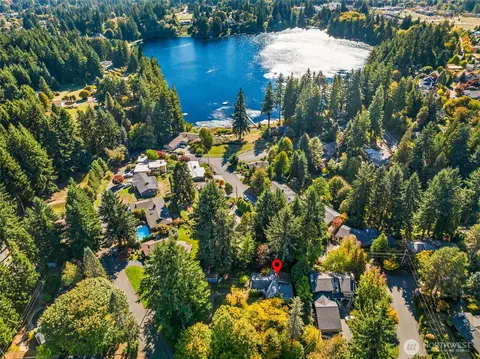 3715 Holiday Dr SE, Olympia, WA 98501