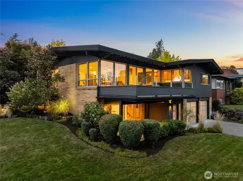 5560 S Holly St, Seattle, WA 98118