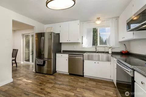 Kitchen - 12827 47th Ave SE, Everett, WA 98208 photo 1 of 2