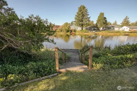 209 Canal Dr SE, Ocean Shores, WA 98569