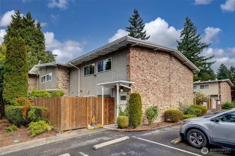 12240 SE 60th St #41, Bellevue, WA 98006