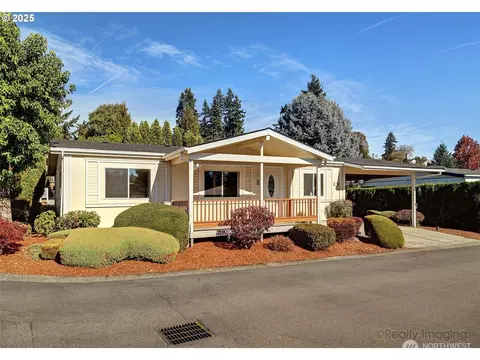 5701 NE St Johns Rd #11, Vancouver, WA 98661