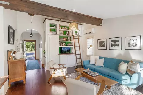 2815 S Lane St, Seattle, WA 98144
