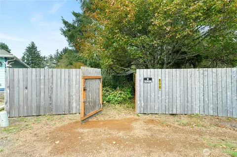 806 Scoter Ct SE, Ocean Shores, WA 98569