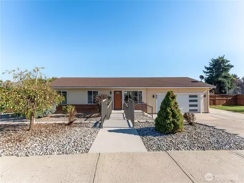 507 Cedar Wood Ln, Wenatchee, WA 98801