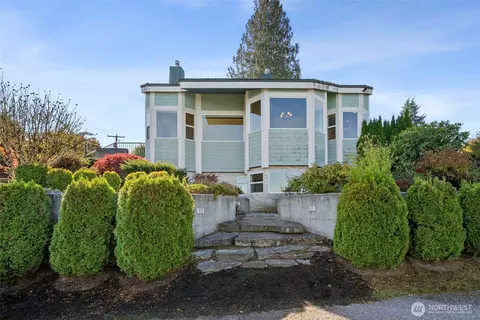 204 Rockwell Ave, Port Orchard, WA 98366