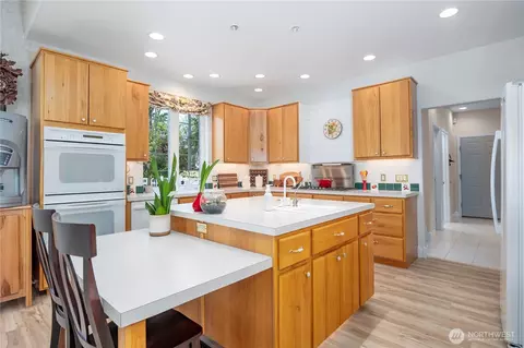 Kitchen - 8620 W Richardson Rd, Pasco, WA 99301 photo 5 of 5
