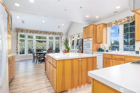 Kitchen - 8620 W Richardson Rd, Pasco, WA 99301 photo 1 of 5