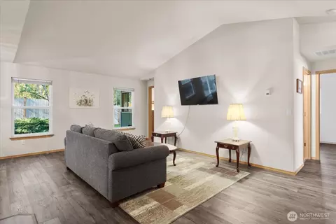 Living - 11024 17th Pl W, Everett, WA 98204 photo 2 of 4
