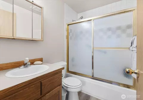 Bath - 11024 17th Pl W, Everett, WA 98204 photo 2 of 2