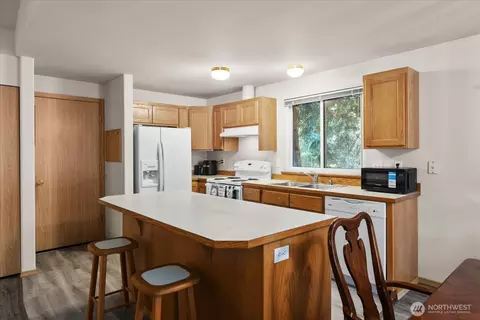Kitchen - 11024 17th Pl W, Everett, WA 98204 photo 2 of 3