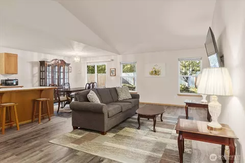 Living - 11024 17th Pl W, Everett, WA 98204 photo 1 of 4