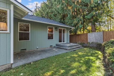 Exterior - 11024 17th Pl W, Everett, WA 98204 photo 5 of 9