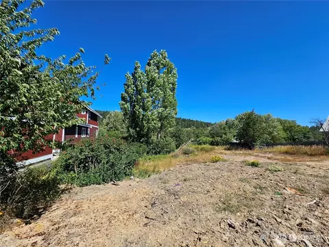 303 S 1st St, Roslyn, WA 98941
