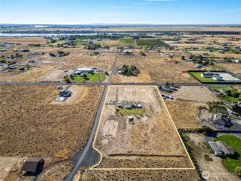 7814 NE Rd Ne D7, Moses Lake, WA 98837