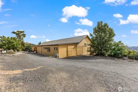151 Rowe Hill Dr, Naches, WA 98937