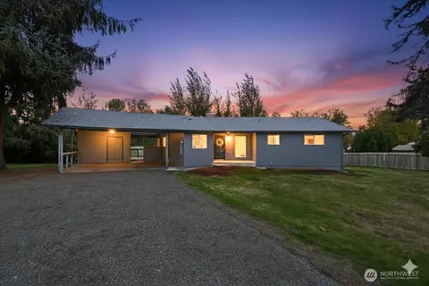 153 Green Acres Dr, Castle Rock, WA 98611