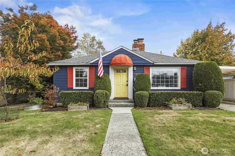 5122 46th Ave NE, Seattle, WA 98105