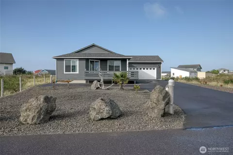 1415 Storm King Ave SW, Ocean Shores, WA 98569