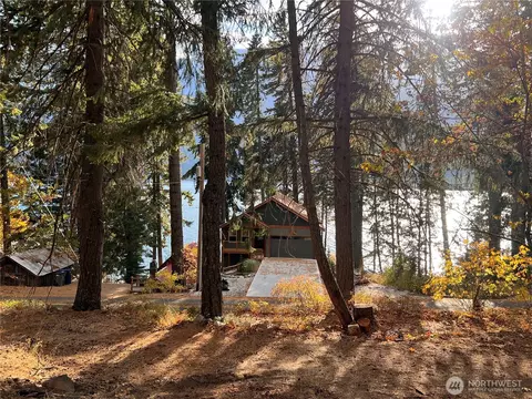 17730 N Shore Dr, Leavenworth, WA 98826