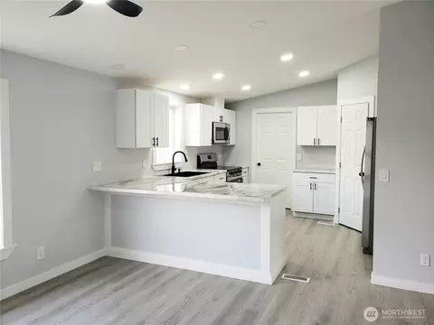 1953 Pine Cone Ave #106, Enumclaw, WA 98022 photo 5