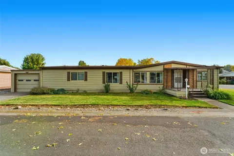1023 SE Dove Ln, College Place, WA 99324
