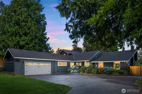 2137 N 128th St, Seattle, WA 98133