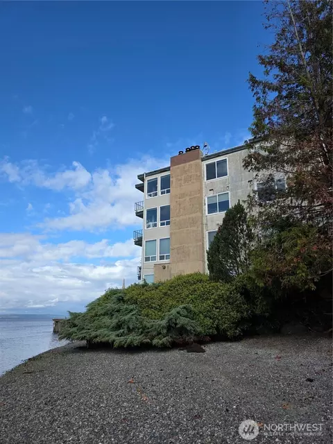 5701 Seaview Ave NW #202, Seattle, WA 98107