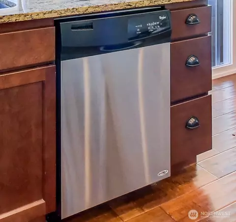 Kitchen - 525 218th St SW, Bothell, WA 98021 photo 5 of 5