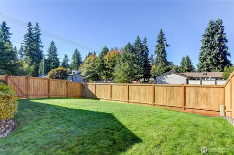 Exterior - 525 218th St SW, Bothell, WA 98021 photo 7 of 8