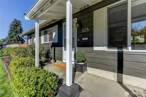 Exterior - 525 218th St SW, Bothell, WA 98021 photo 2 of 8