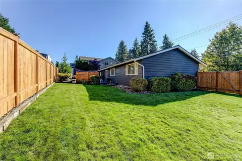 Exterior - 525 218th St SW, Bothell, WA 98021 photo 6 of 8