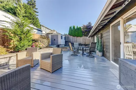 Exterior - 525 218th St SW, Bothell, WA 98021 photo 3 of 8