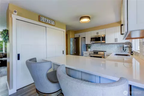 Kitchen - 525 218th St SW, Bothell, WA 98021 photo 1 of 5