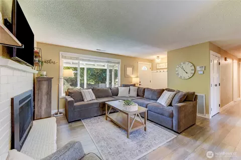 Living - 525 218th St SW, Bothell, WA 98021 photo 2 of 2